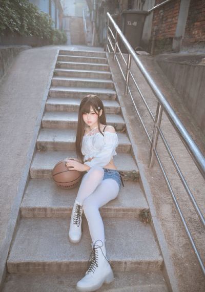 亚洲国产精品美女_720迅雷电影在线